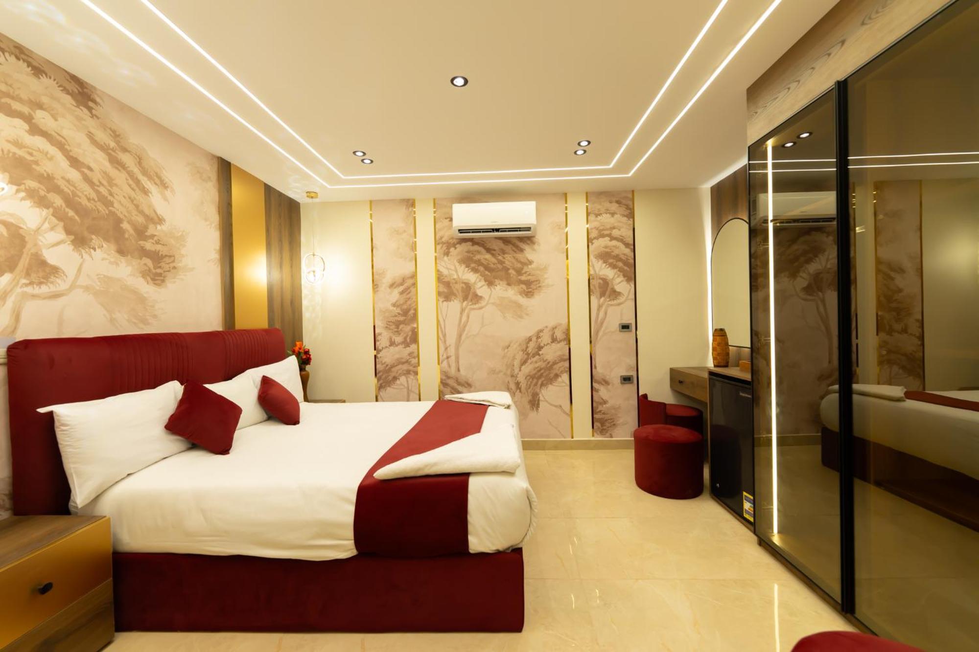 The Muse Pyramids 3*