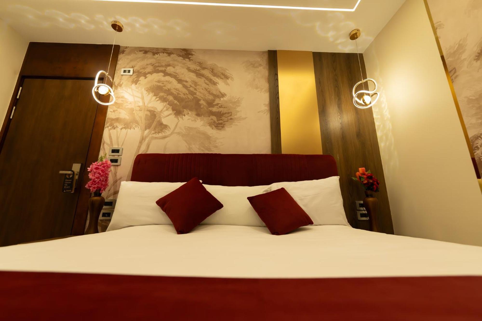 The Muse Pyramids 3*